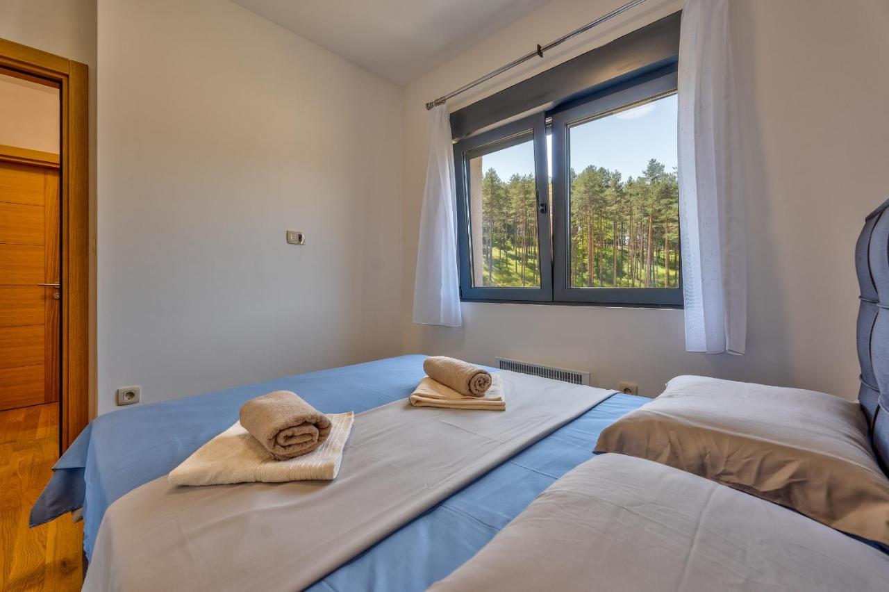 Vila Pekovic Green, Pine Trees View 2 Bedrooms Apartment Златибор Екстериор снимка